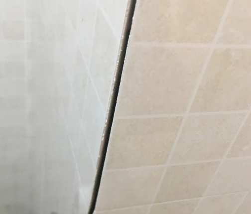 文峰瓷砖空鼓维修公司分享阳台瓷砖脱落的修复过程可以分为以下几个步骤